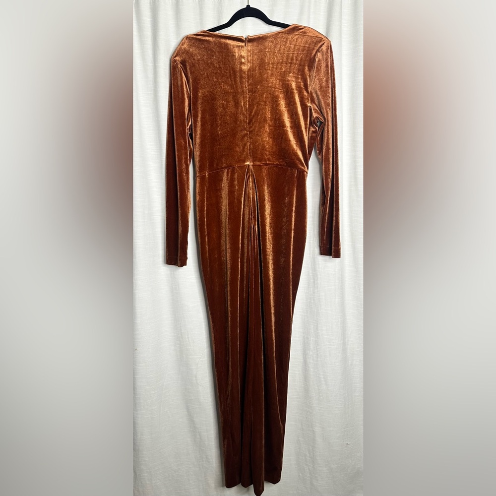 BADGLEY MISCHKA
Bonny Long Sleeve Velvet Plunge Dress size 16 - Picture 2 of 6
